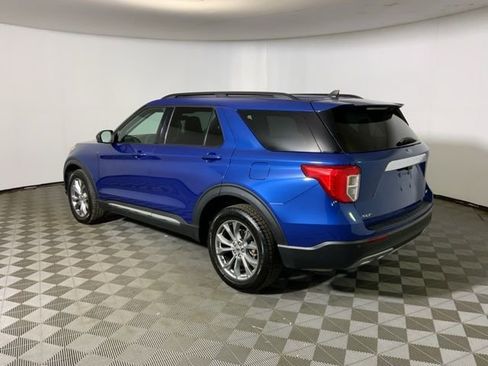 Used 2022 Ford Explorer XLT w/ Equipment Group 202A AWD/4WD image 10