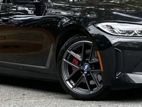 Used 2023 BMW i4 eDrive35 w/ Premium Package image 11