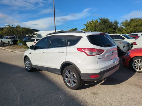 Used 2016 Ford Escape SE w/ Equipment Group 201A FWD image 4