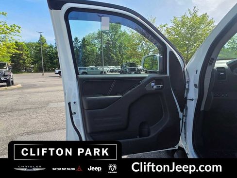 Used 2017 Nissan Frontier PRO-4X w/ Pro-4x Luxury Package AWD/4WD image 7