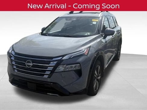Certified 2024 Nissan Rogue Platinum FWD image 2