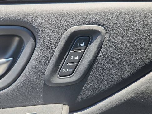 Certified 2025 Honda Pilot Touring image 20