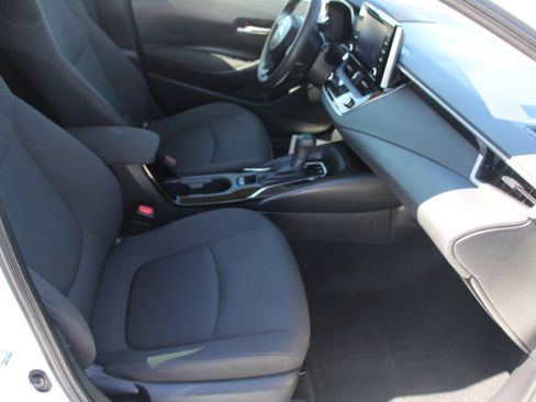 Used 2021 Toyota Corolla LE w/ Carpet Mat Package (TMS) image 18