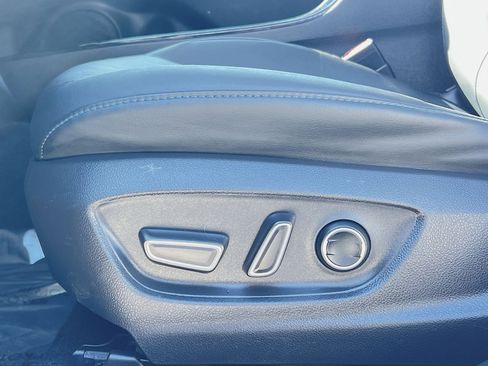 Used 2017 Toyota Prius Four Touring image 15