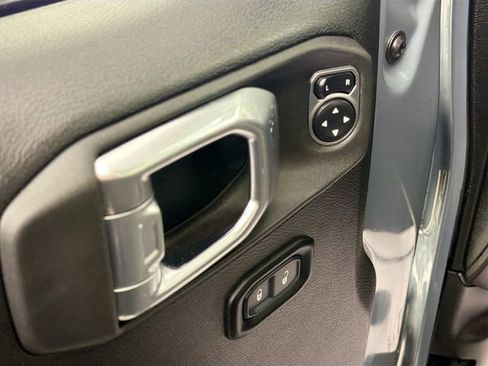 Used 2024 Jeep Wrangler Willys image 17