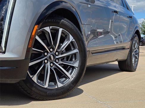 Used 2024 Cadillac Lyriq Sport RWD image 8