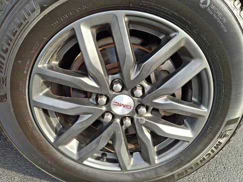 Used 2019 GMC Acadia SLT w/ LPO, Cargo Package image 8