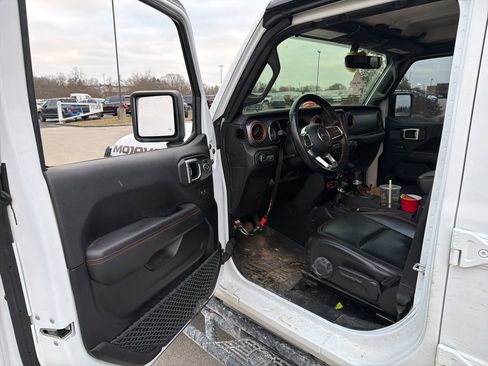 Used 2022 Jeep Gladiator Mojave w/ LED Lighting Group image 8