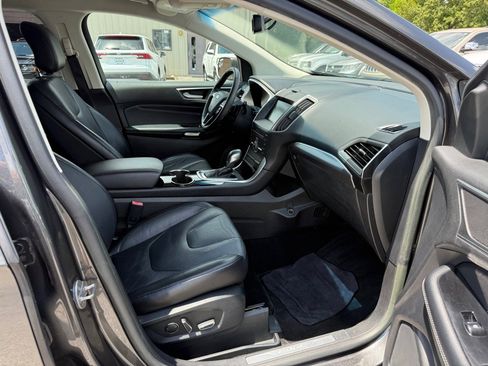 Used 2015 Ford Edge Titanium FWD image 14