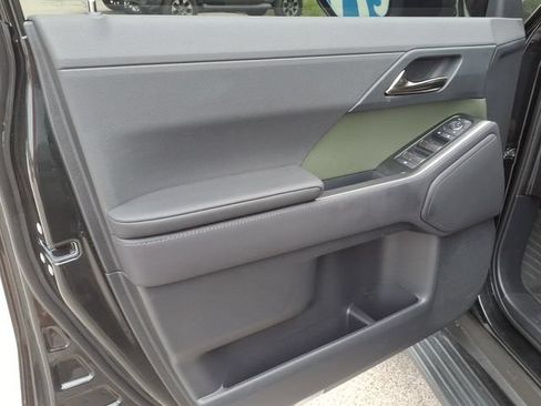 Used 2025 Lexus GX 550 AWD/4WD image 24