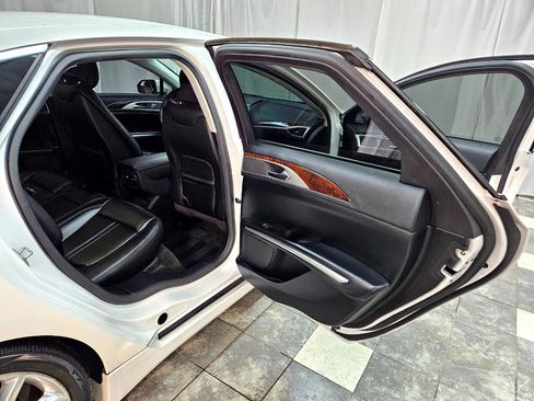 Used 2016 Lincoln MKZ image 14