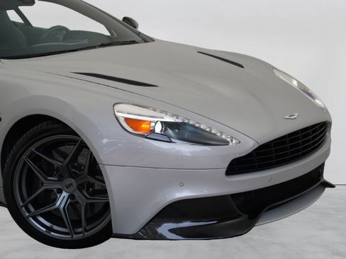 Used 2016 Aston Martin Vanquish Coupe RWD image 2