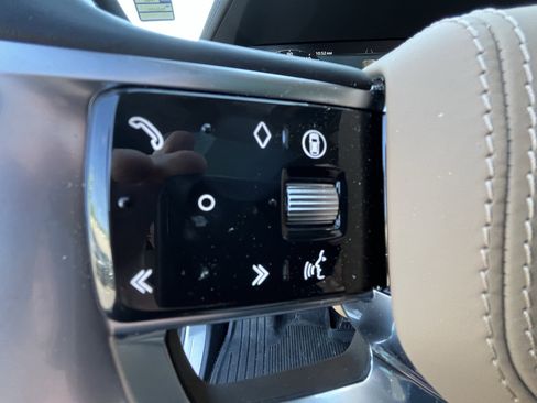 Used 2026 Land Rover Range Rover SE image 17