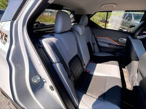 Used 2023 Nissan Kicks SR w/ SR Premium Package FWD image 25