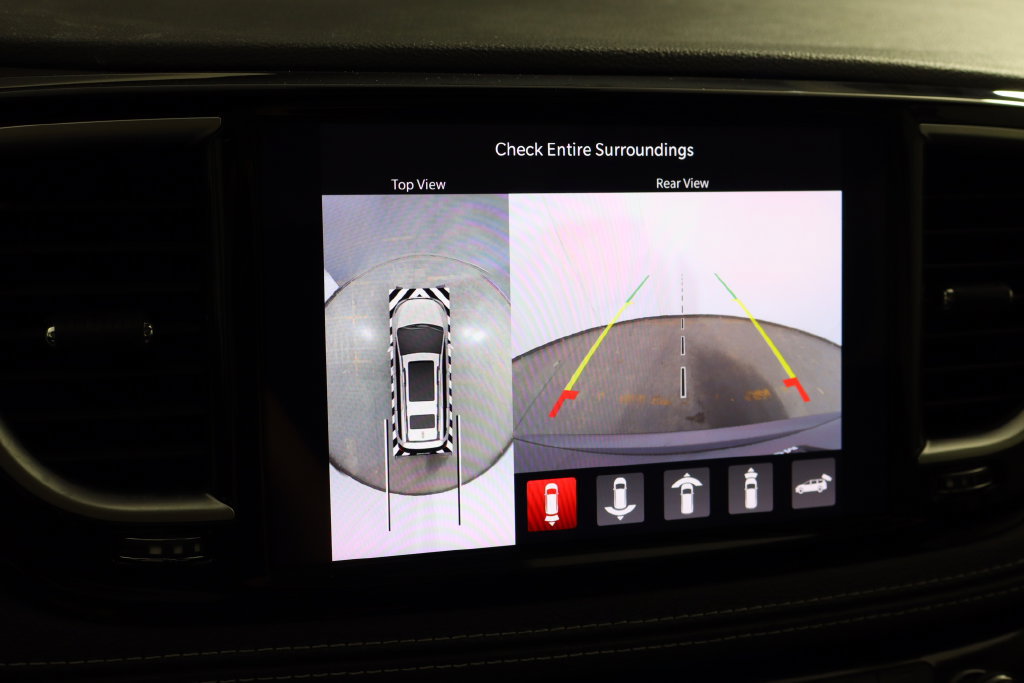 Used 2023 Chrysler Pacifica Limited FWD image 37