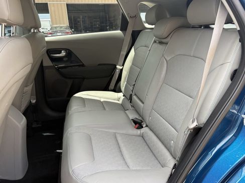 Certified 2022 Kia Niro LXS FWD image 24