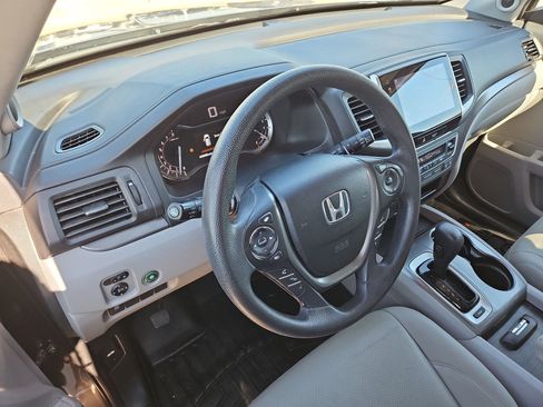 Used 2018 Honda Pilot EX image 12