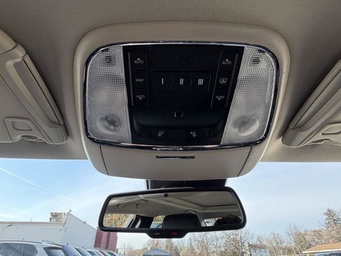 Used 2023 Chrysler 300 Touring L w/ Popular Equipment Group image 22