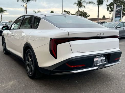 Used 2025 Kia K4 LXS image 8