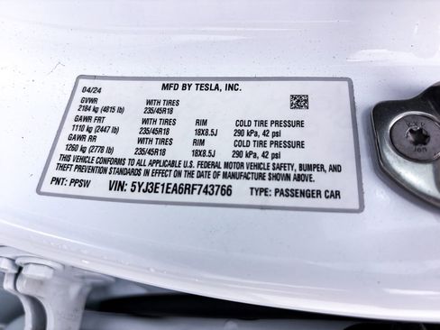 Used 2024 Tesla Model 3 Standard Range RWD image 32