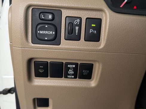 Used 2011 Toyota 4Runner SR5 w/ Premium Pkg w/Leather AWD/4WD image 22