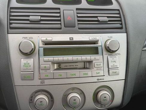 Used 2006 Toyota Solara SLE image 12