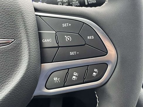 New 2026 Chrysler Pacifica Select image 28