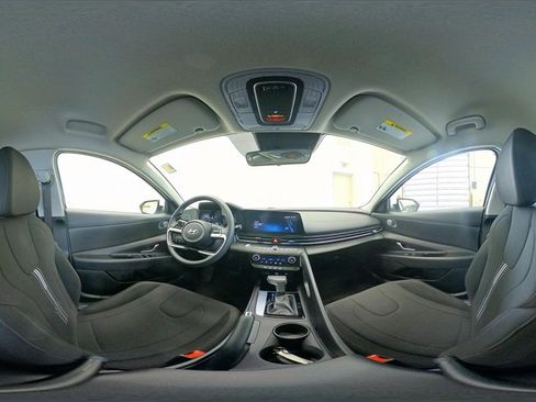 Certified 2024 Hyundai Elantra SEL image 33