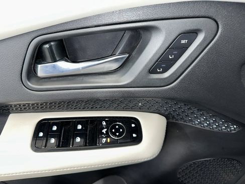 Used 2023 Nissan Ariya AWD image 8