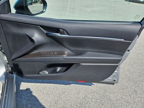 Used 2024 Toyota Camry SE FWD image 31