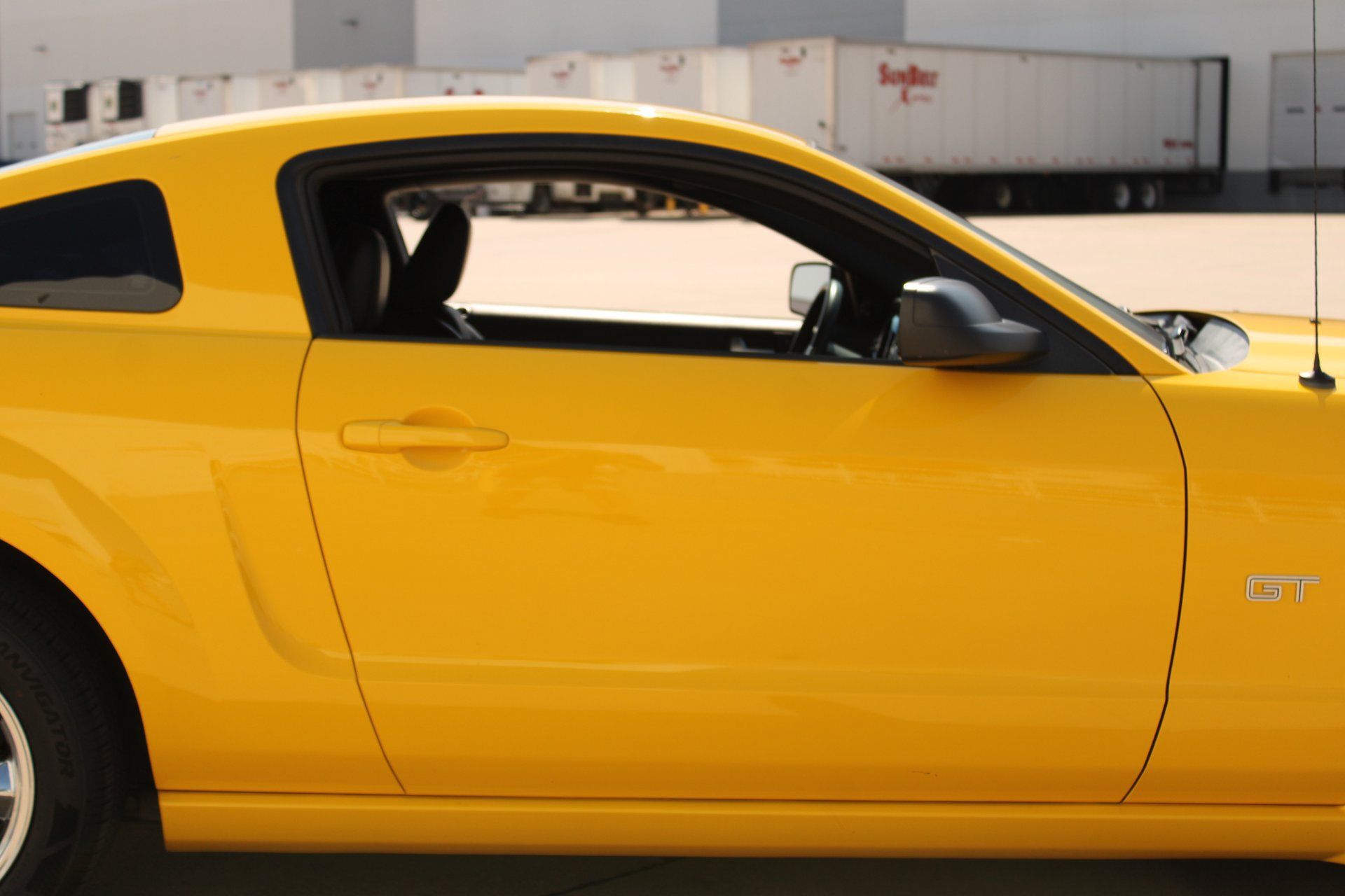 Used 2005 Ford Mustang GT RWD image 40