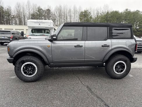 Used 2024 Ford Bronco Badlands image 4