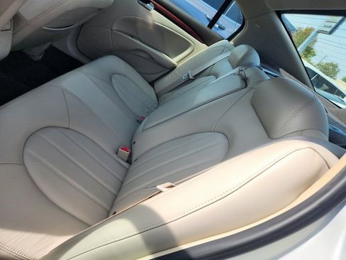 Used 2010 Buick Lucerne CXL image 7