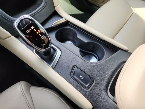 Used 2019 Cadillac XT5 FWD image 21