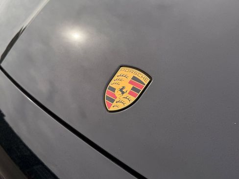 Used 2022 Porsche Cayenne Coupe image 9