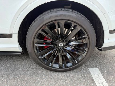 Used 2021 Bentley Bentayga Speed AWD/4WD image 32