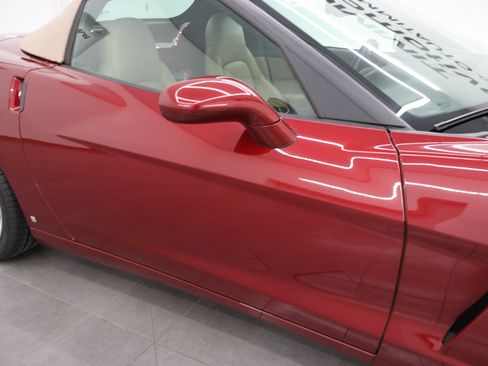 Used 2006 Chevrolet Corvette Convertible w/ Preferred Equipment Group RWD image 21