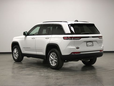 Used 2025 Jeep Grand Cherokee Laredo X w/ Trailer Tow Package AWD/4WD image 6