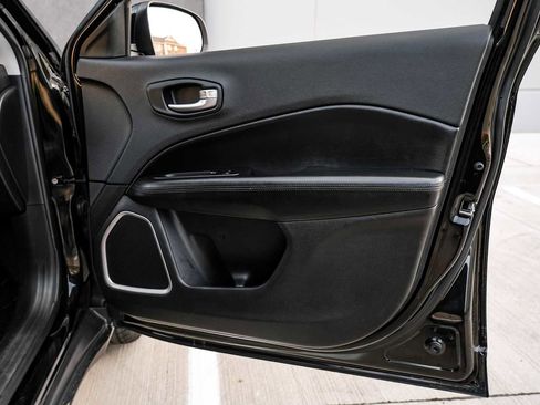 Used 2019 Jeep Compass Altitude image 41