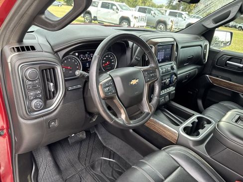Certified 2019 Chevrolet Silverado 1500 High Country w/ Technology Package image 16