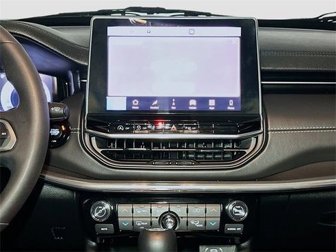 Used 2024 Jeep Compass Limited w/ High Altitude Package image 11