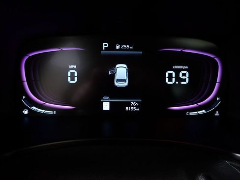 Used 2025 Kia Soul LX w/ LX Technology Package FWD image 28