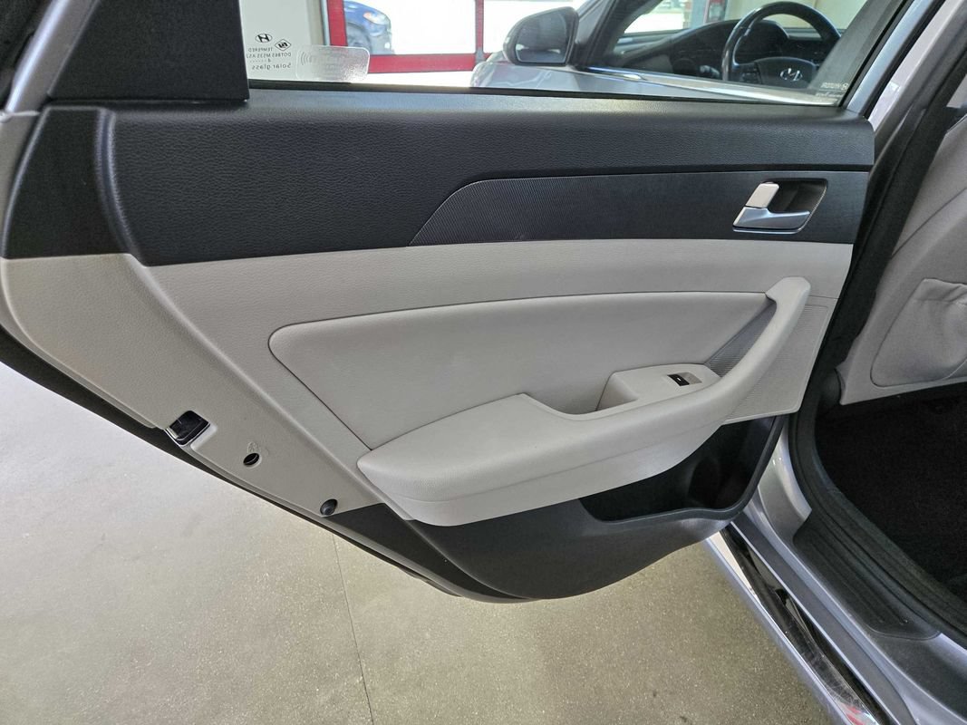Used 2015 Hyundai Sonata Sport w/ Option Group 03 FWD image 27