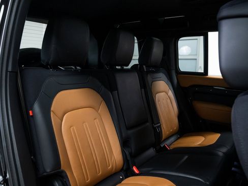 Used 2021 Land Rover Defender 110 X image 23