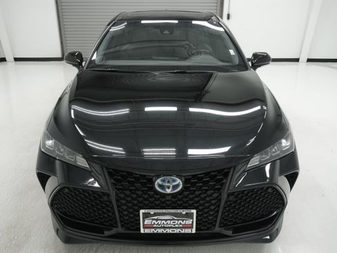 Used 2019 Toyota Avalon XSE w/ All Weather Liner Package FWD image 2