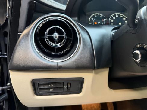 Used 2016 Jaguar XJ L Portfolio image 26