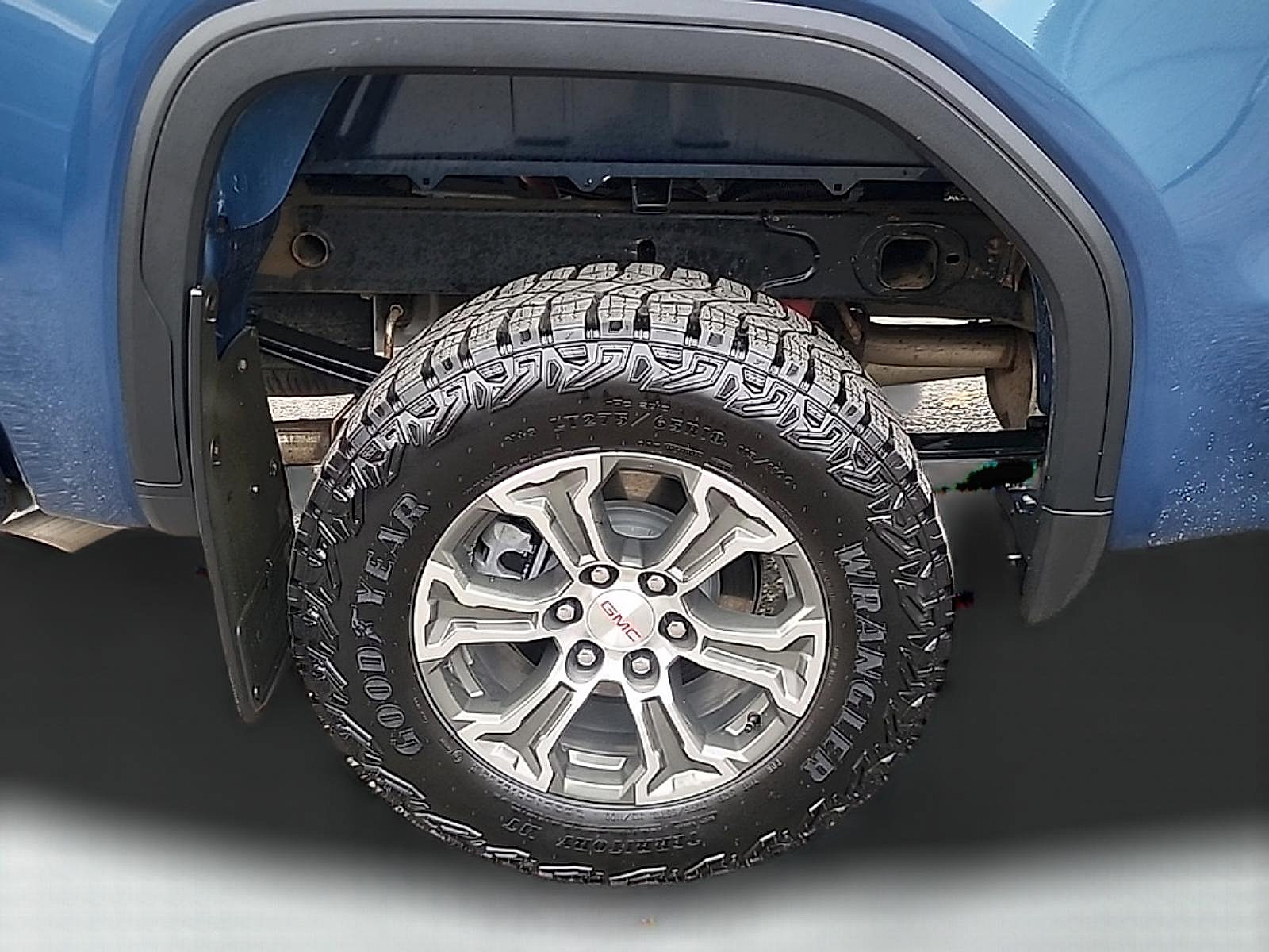 Used 2024 GMC Sierra 1500 Pro w/ Graphite Edition AWD/4WD image 9