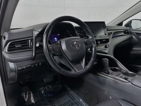 Used 2021 Toyota Camry XSE image 9