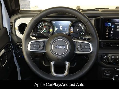 Used 2025 Jeep Wrangler Unlimited Sahara AWD/4WD image 7