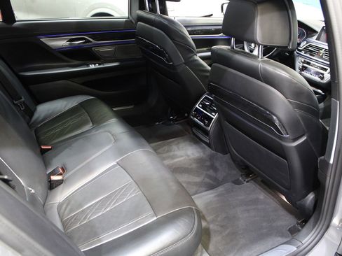 Used 2022 BMW 750i xDrive w/ Executive Package image 21